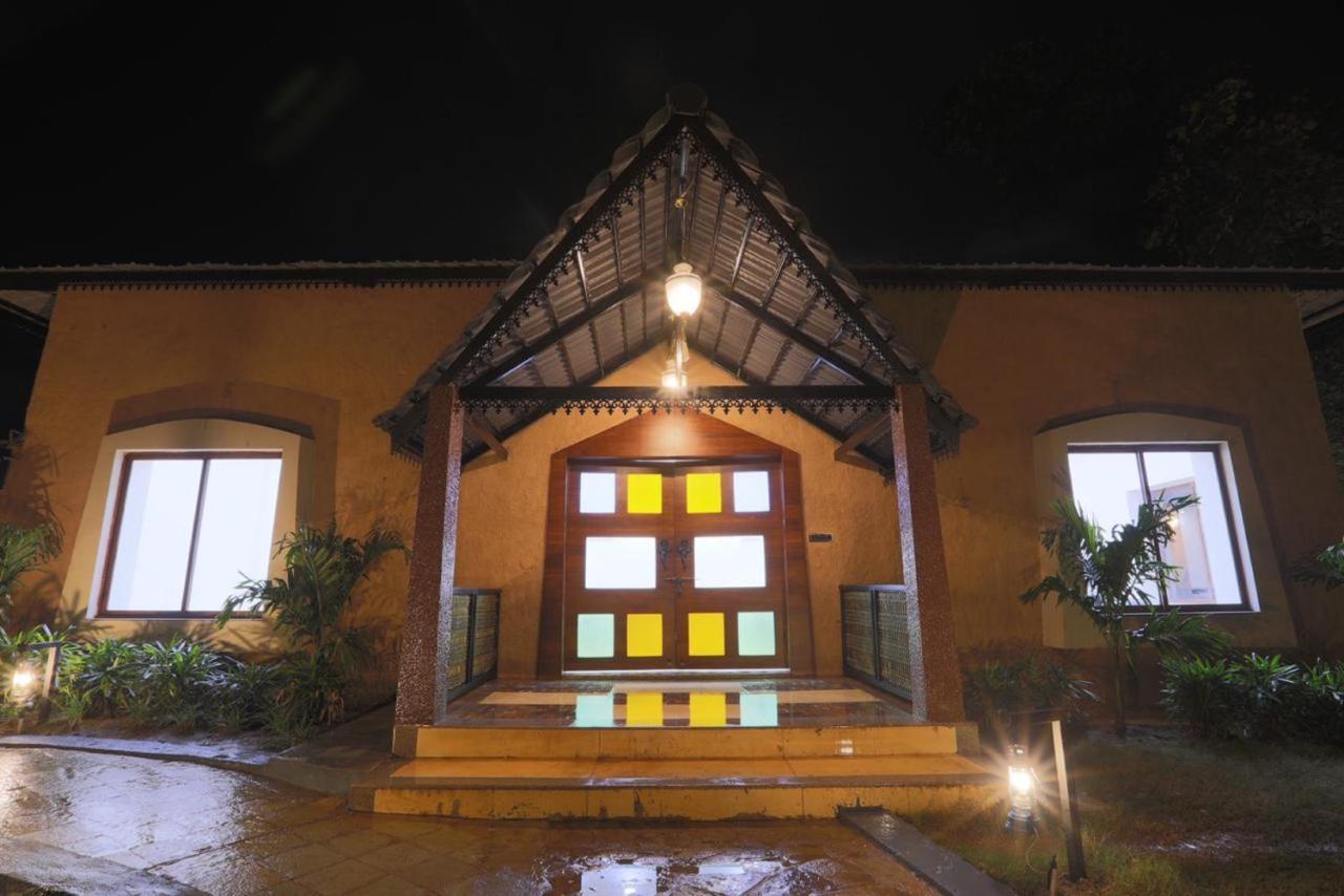 Hotel Sterling Padam Pench Khawāsa Exterior foto