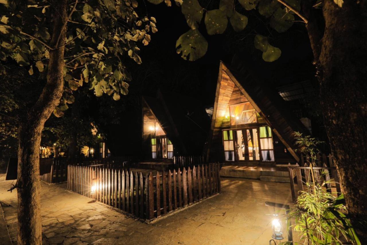 Hotel Sterling Padam Pench Khawāsa Exterior foto